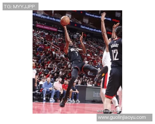 休斯顿火箭大胜波特兰开拓者，杜兰特三分命中数创纪录，伊森伤退引关注